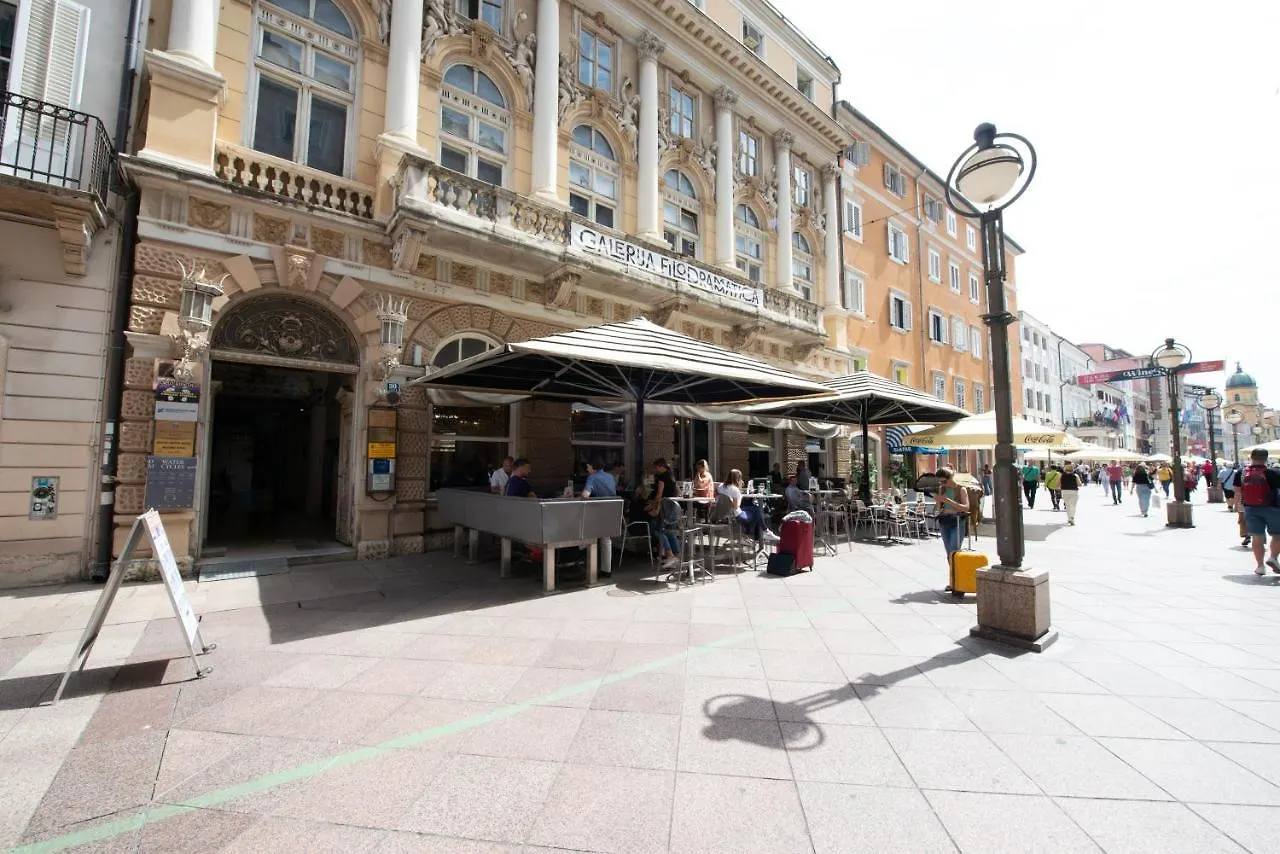 Apartment Korzo Filodrammatica Ριέκα